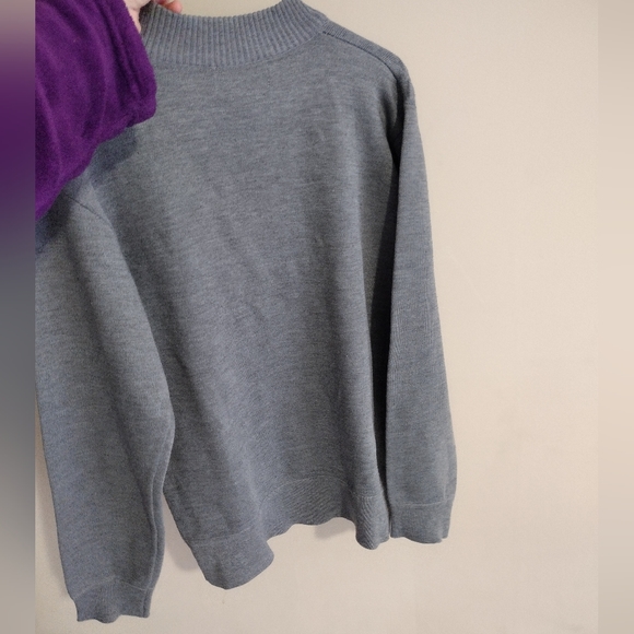 Men's Sweater - Picture 3 of 6